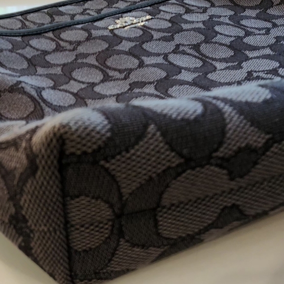 Storypatch Coach! COLLECTIBLE..Canvas Monogram Crossbody..Nearly new condition! - Picture 8 of 14